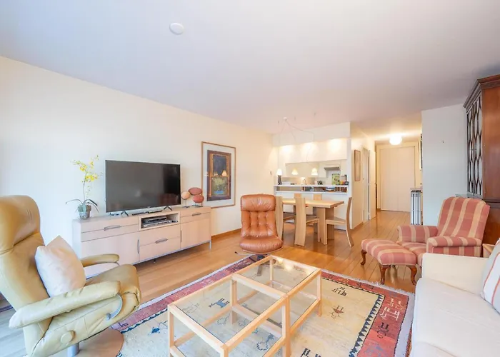 Appartement Spacious Modern In *